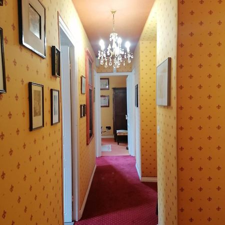 ジレット Au Relais Fleuri Bed & Breakfast エクステリア 写真
