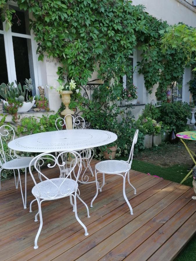 ジレット Au Relais Fleuri Bed & Breakfast エクステリア 写真