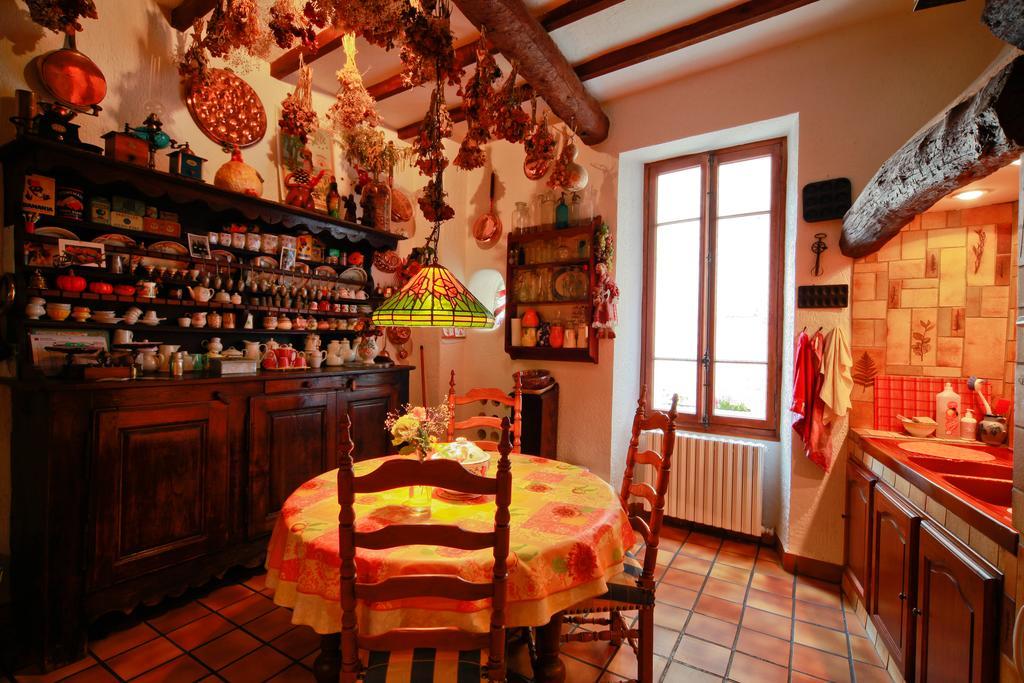 ジレット Au Relais Fleuri Bed & Breakfast エクステリア 写真