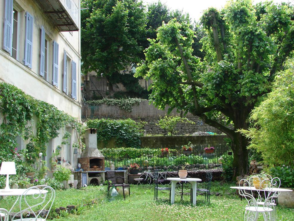 ジレット Au Relais Fleuri Bed & Breakfast エクステリア 写真